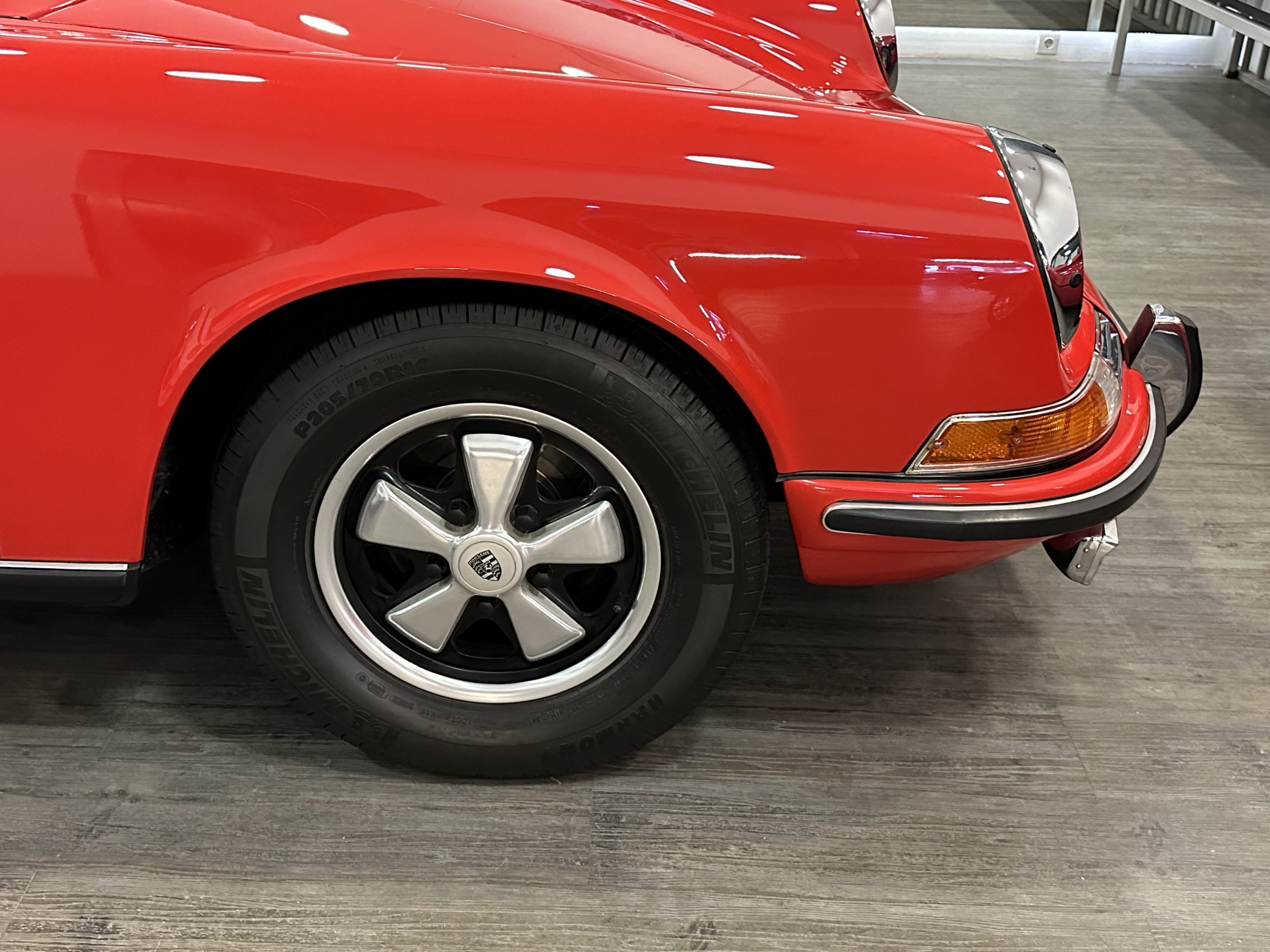 1970 PORSCHE 911 T ( F BODY)