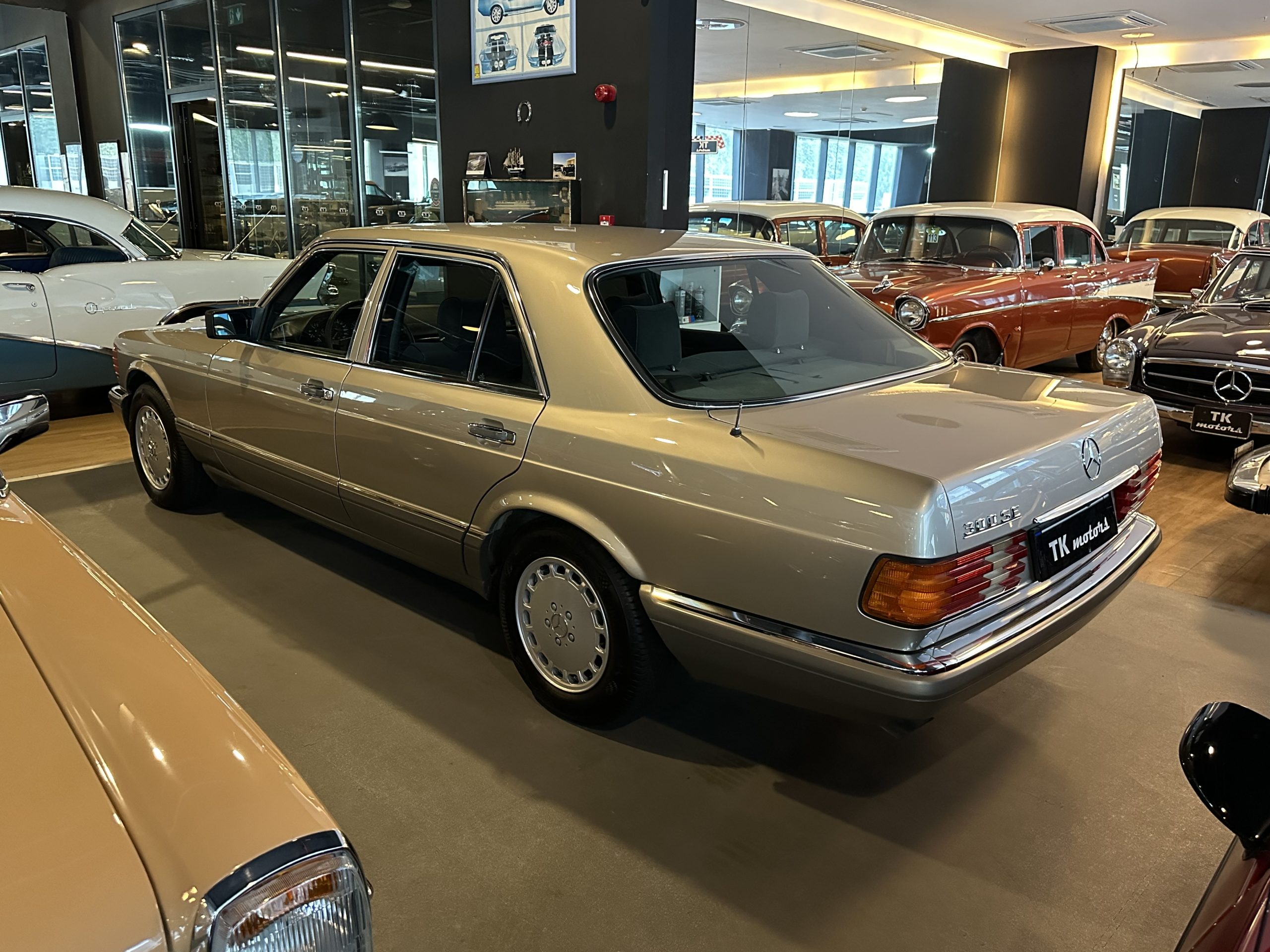 1988 Mercedes-Benz 300 SE W126