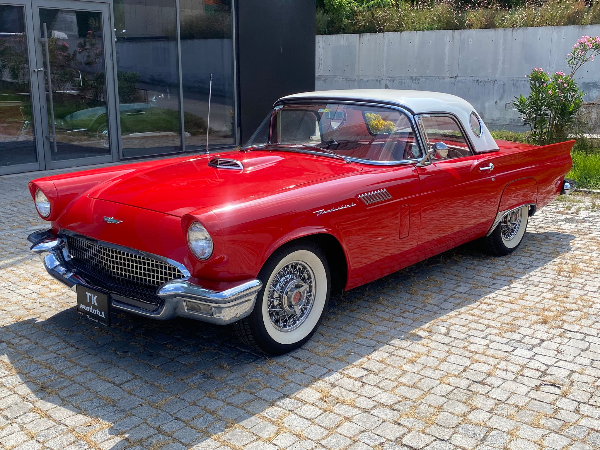1957 FORD THUNDERBİRD