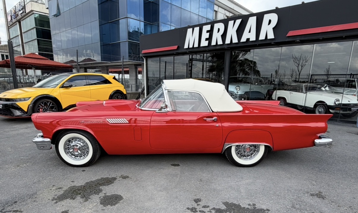 1957 FORD THUNDERBİRD