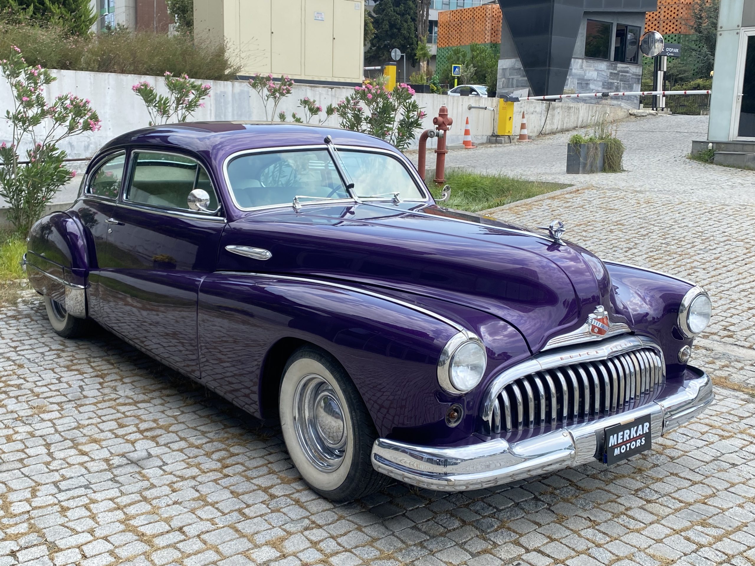 1948 BUICK EİGHT ROADMASTER COUPE