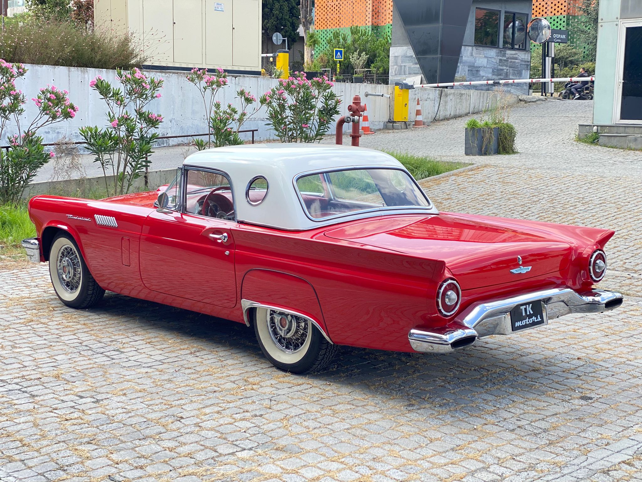 1957 FORD THUNDERBİRD – Merkar Automobile | TK Motors