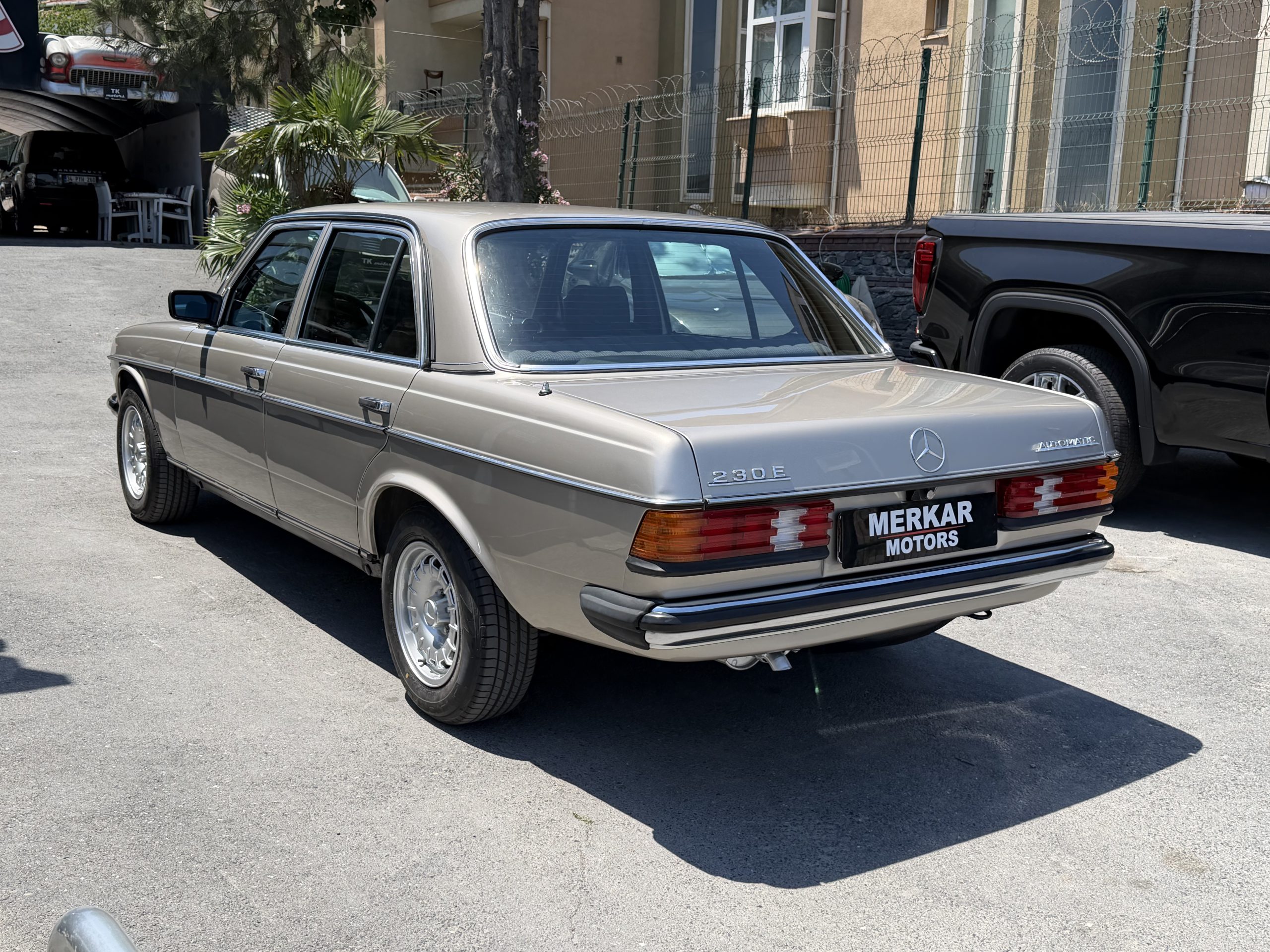 1984 Mercedes-Benz 230E